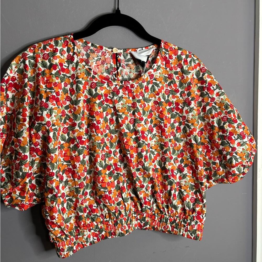 MVN the Label Red Fruit Print Cropped Top Size 8 - Picture 3 of 6